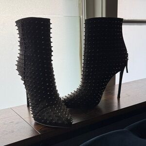 Steve Madden Black Studded Heeled Boots